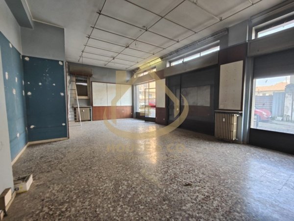 negozio in vendita a Vigevano