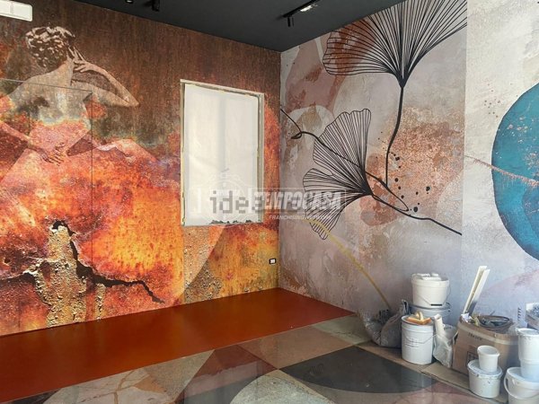 locale commerciale in vendita a Vigevano