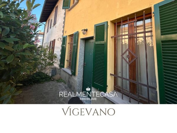 casa indipendente in vendita a Vigevano