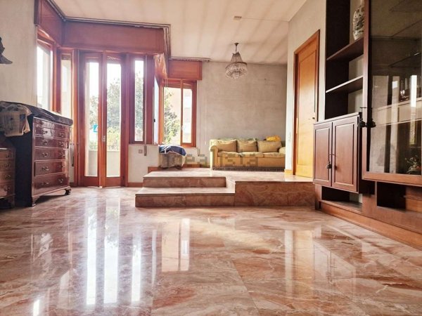 casa indipendente in vendita a Vigevano