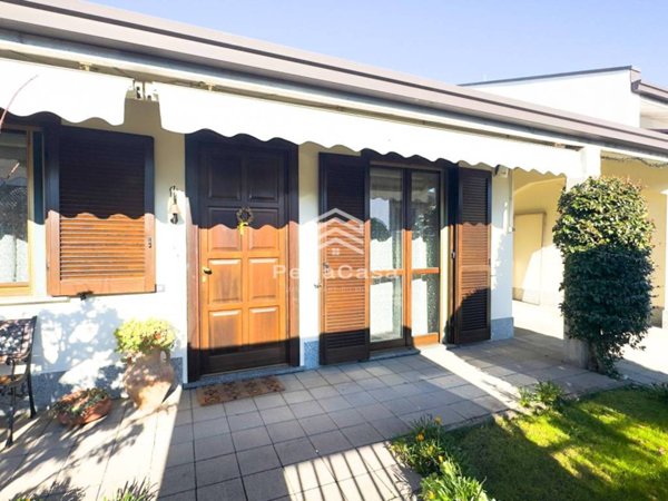 casa indipendente in vendita a Vigevano in zona Morsella