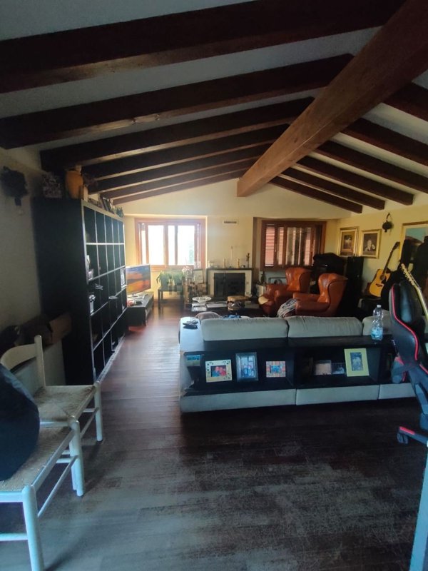 casa indipendente in vendita a Vigevano