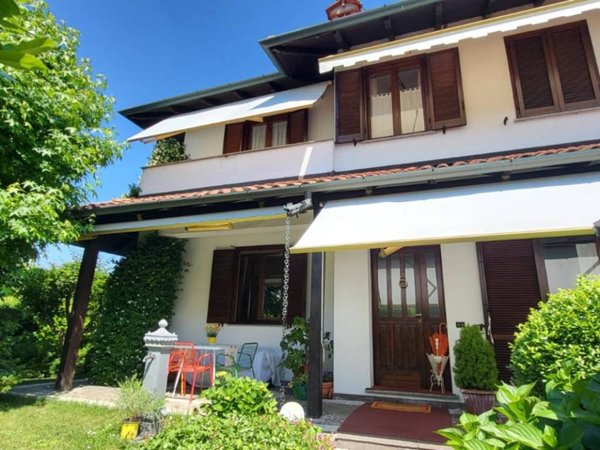 casa indipendente in vendita a Vigevano