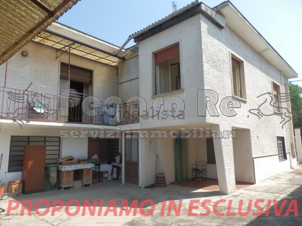 casa indipendente in vendita a Vigevano