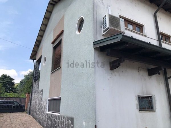 casa indipendente in vendita a Vigevano