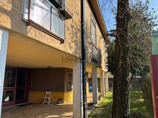 casa indipendente in vendita a Vigevano