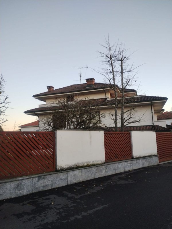 casa indipendente in vendita a Vigevano