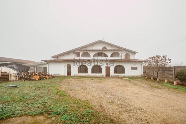 casa indipendente in vendita a Vigevano