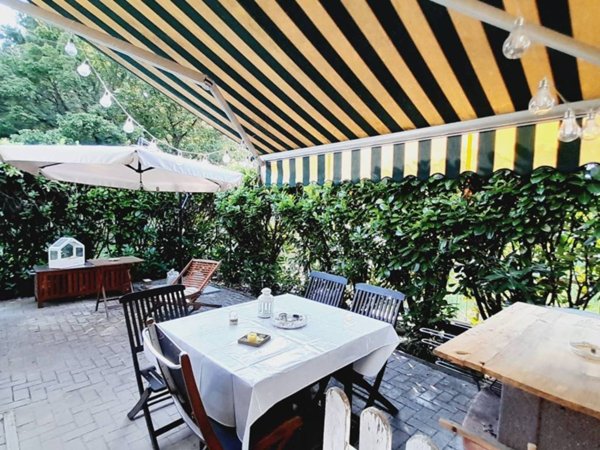 casa indipendente in vendita a Vigevano