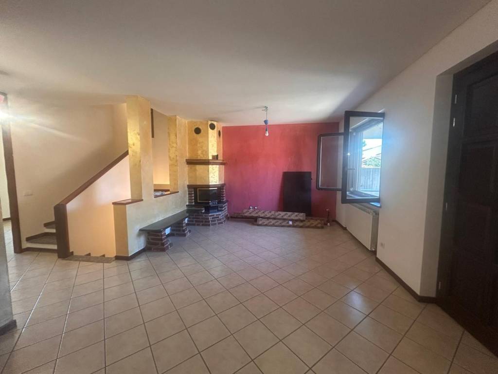 casa indipendente in vendita a Vigevano in zona Morsella