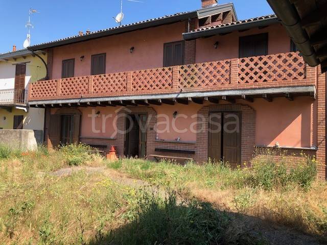 casa indipendente in vendita a Vigevano