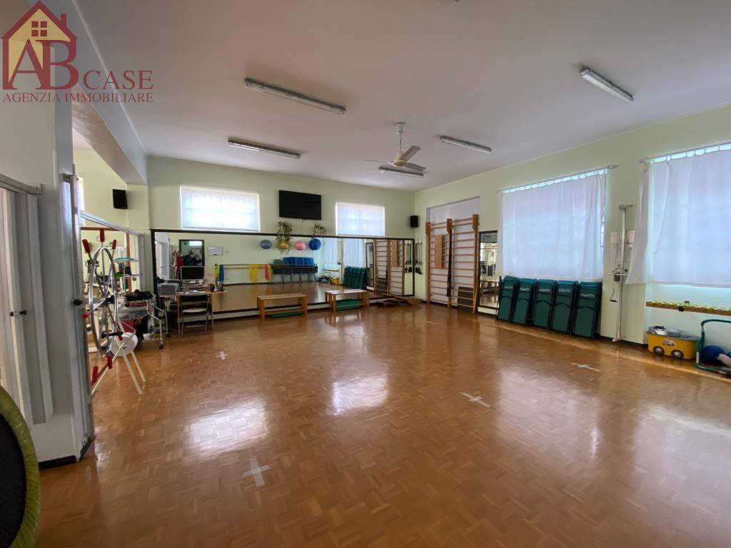 negozio in vendita a Vigevano