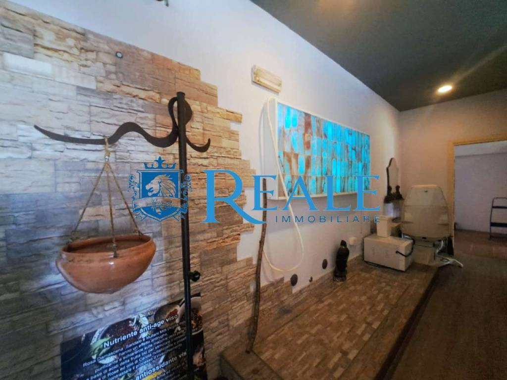 negozio in vendita a Vigevano