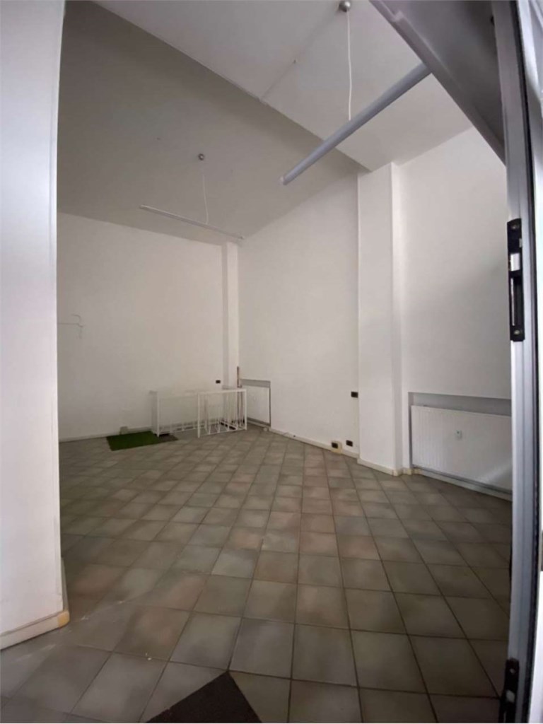 negozio in vendita a Vigevano
