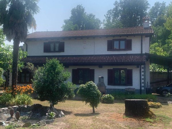 casa indipendente in vendita a Vigevano