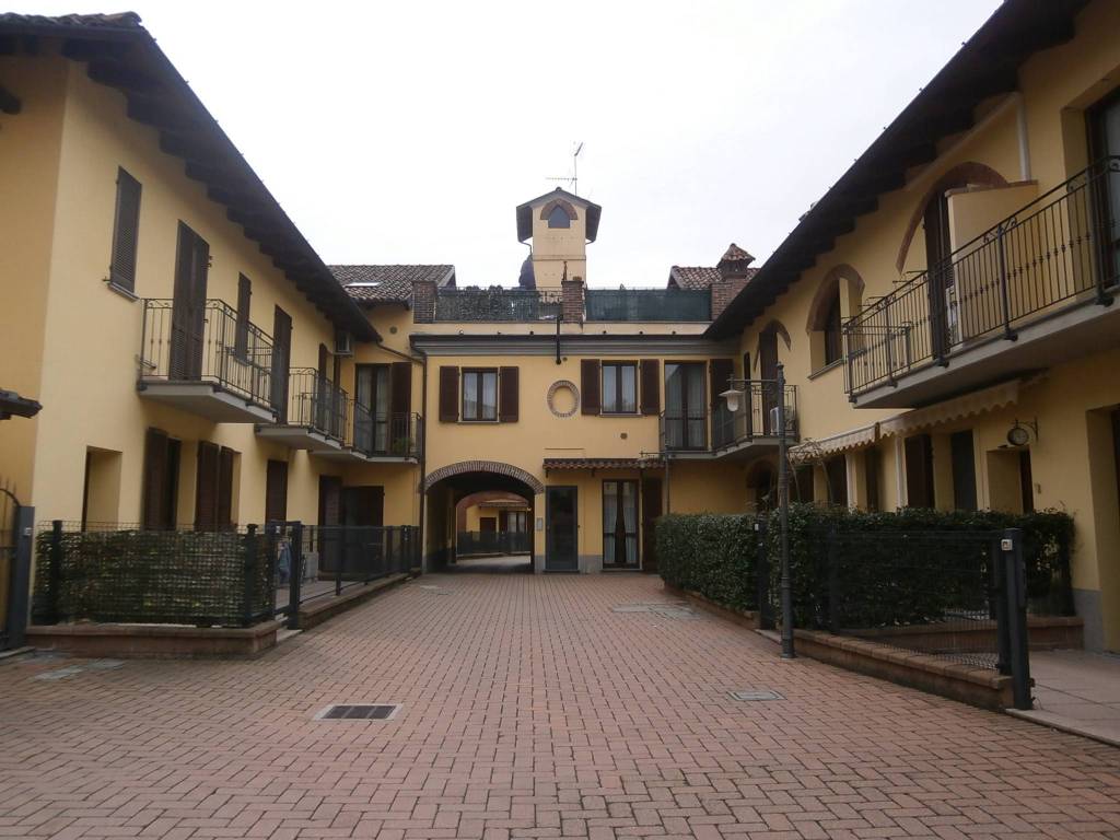 appartamento in vendita a Vigevano in zona Piccolini