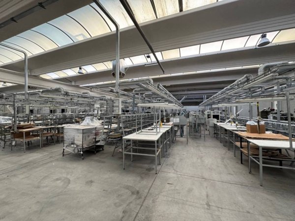 capannone in vendita a Vigevano