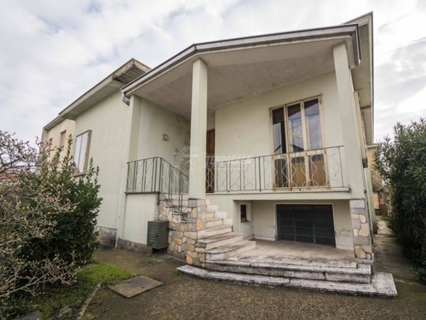 casa indipendente in vendita a Vigevano