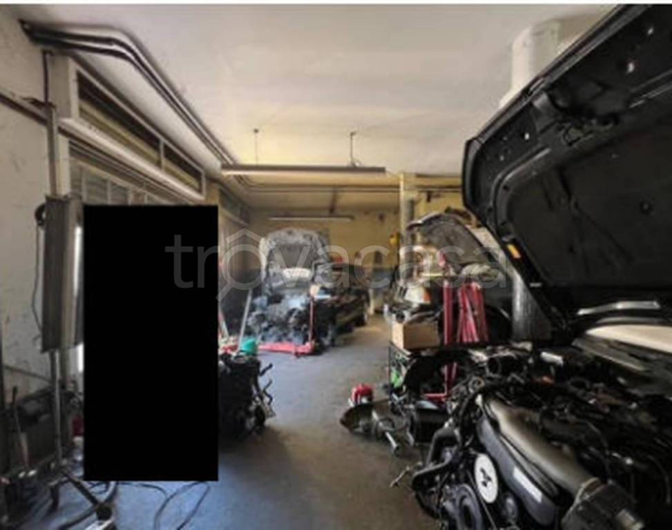 negozio in vendita a Vigevano