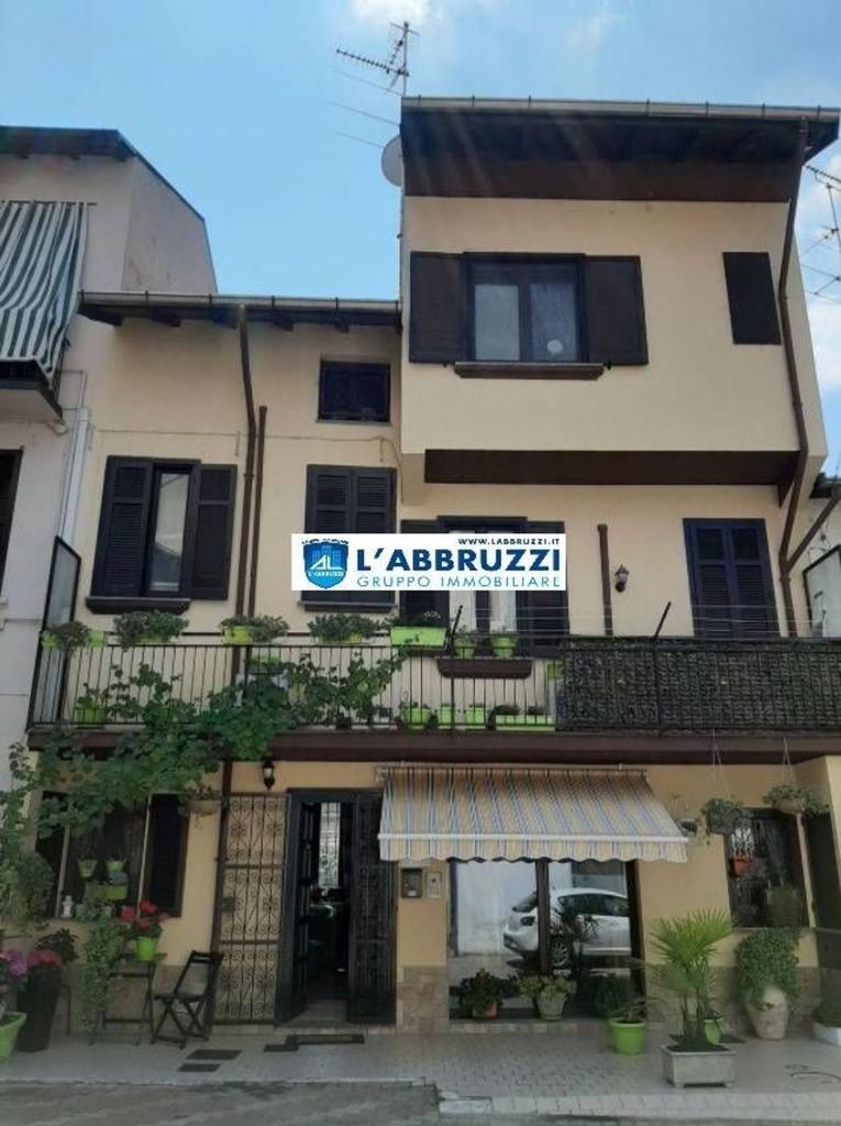 casa indipendente in vendita a Vigevano