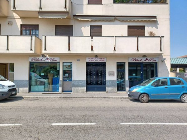 negozio in vendita a Vigevano