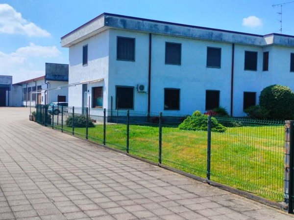 casa semindipendente in vendita a Vigevano