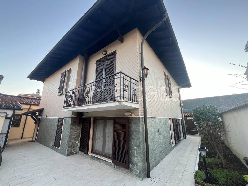 casa indipendente in vendita a Vigevano