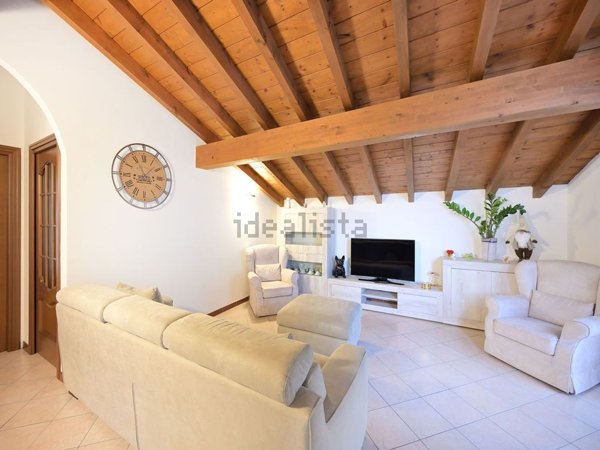 casa indipendente in vendita a Vigevano