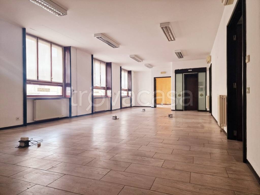 ufficio in vendita a Vigevano