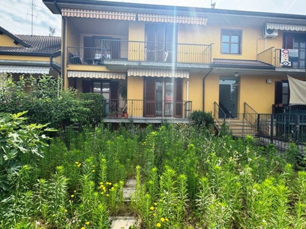 appartamento in vendita a Vigevano in zona Piccolini