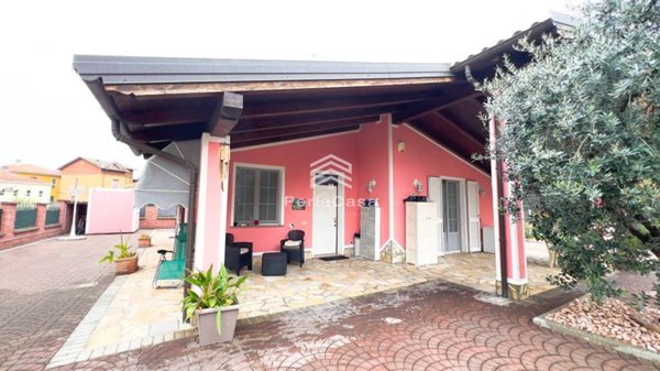 casa indipendente in vendita a Vigevano