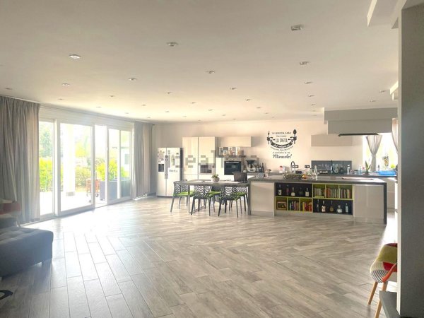 casa indipendente in vendita a Vigevano