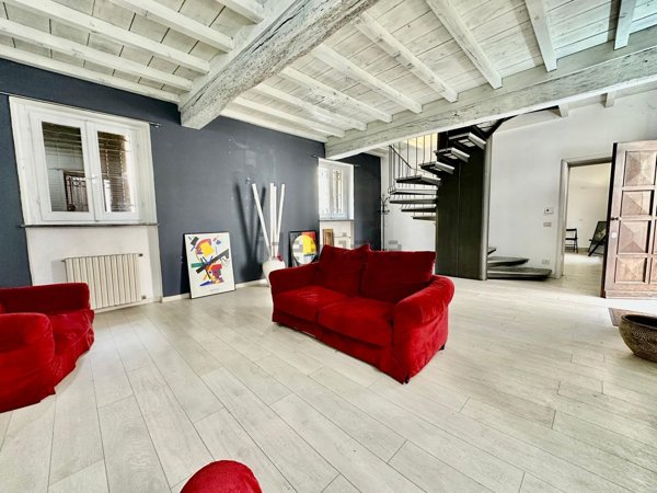 casa indipendente in vendita a Vigevano