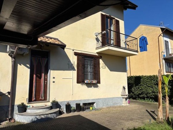 casa indipendente in vendita a Vigevano