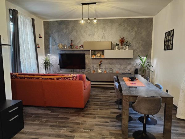 casa indipendente in vendita a Vigevano