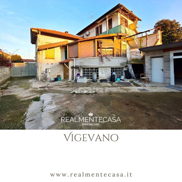 casa indipendente in vendita a Vigevano