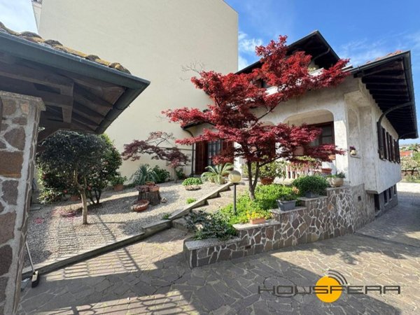 casa indipendente in vendita a Vigevano