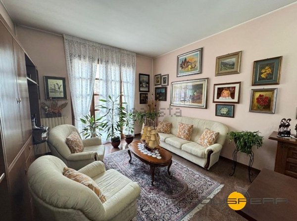 casa indipendente in vendita a Vigevano