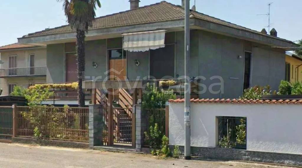 casa indipendente in vendita a Vigevano