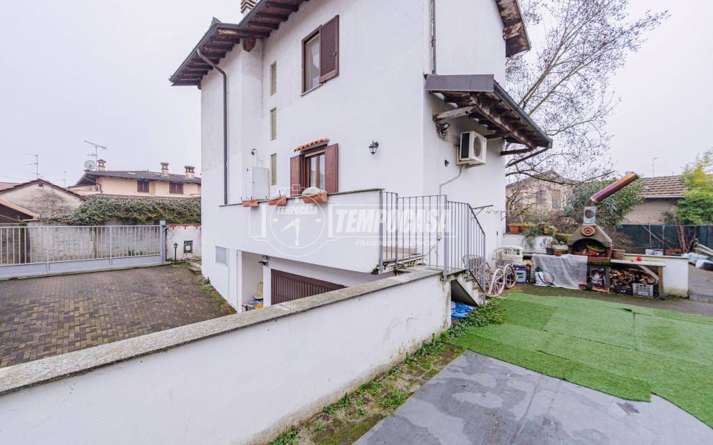 casa indipendente in vendita a Vigevano