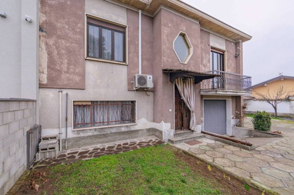 casa indipendente in vendita a Vigevano