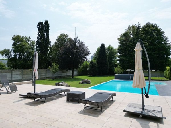 casa indipendente in vendita a Vigevano