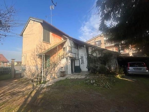 casa indipendente in vendita a Vigevano