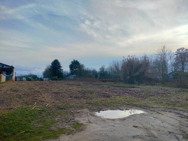 terreno edificabile in vendita a Vigevano in zona Fogliano