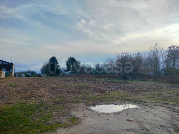 terreno edificabile in vendita a Vigevano in zona Fogliano