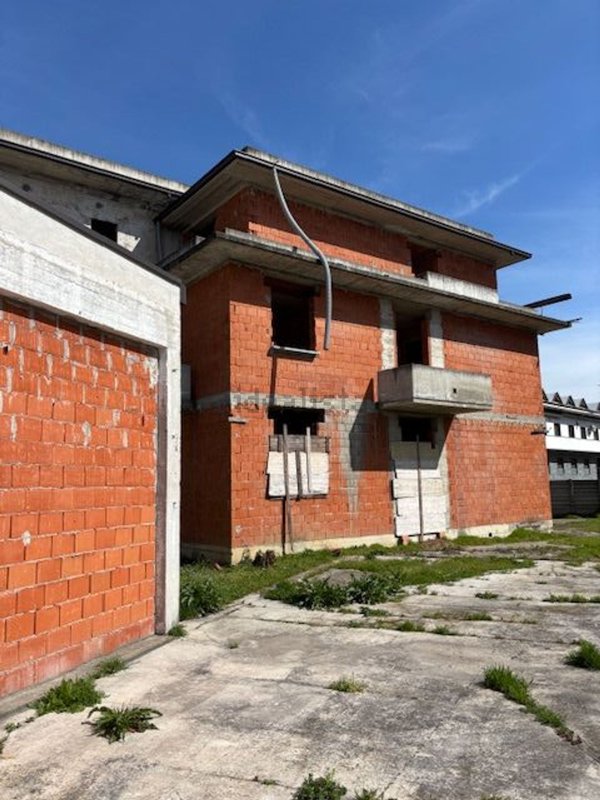 casa indipendente in vendita a Vigevano