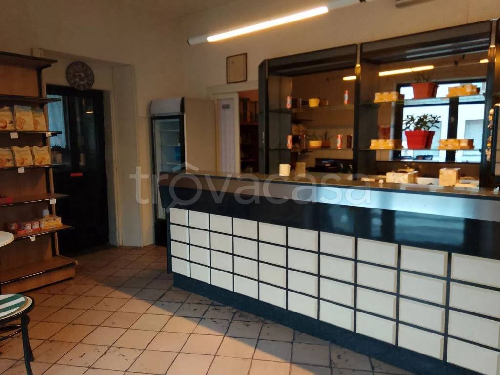 negozio in vendita a Vigevano