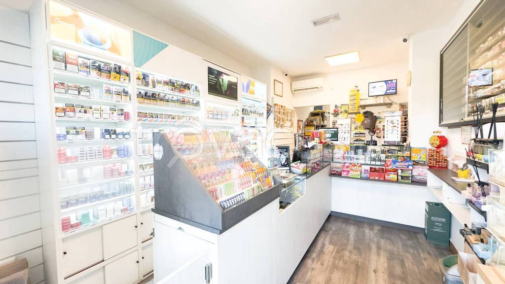 negozio in vendita a Vigevano