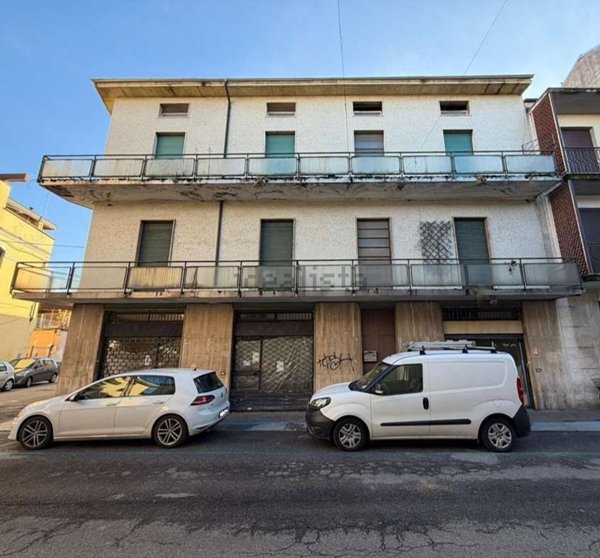 negozio in vendita a Vigevano