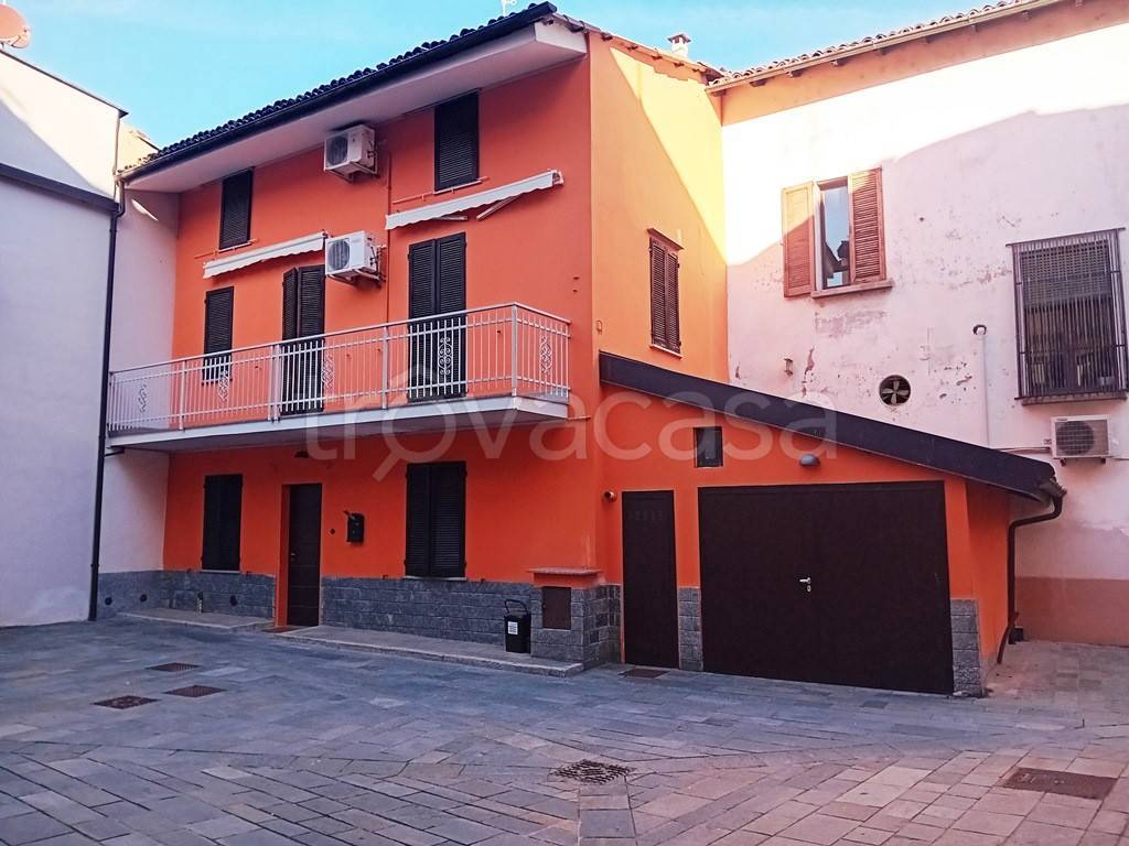 casa indipendente in vendita a Vigevano